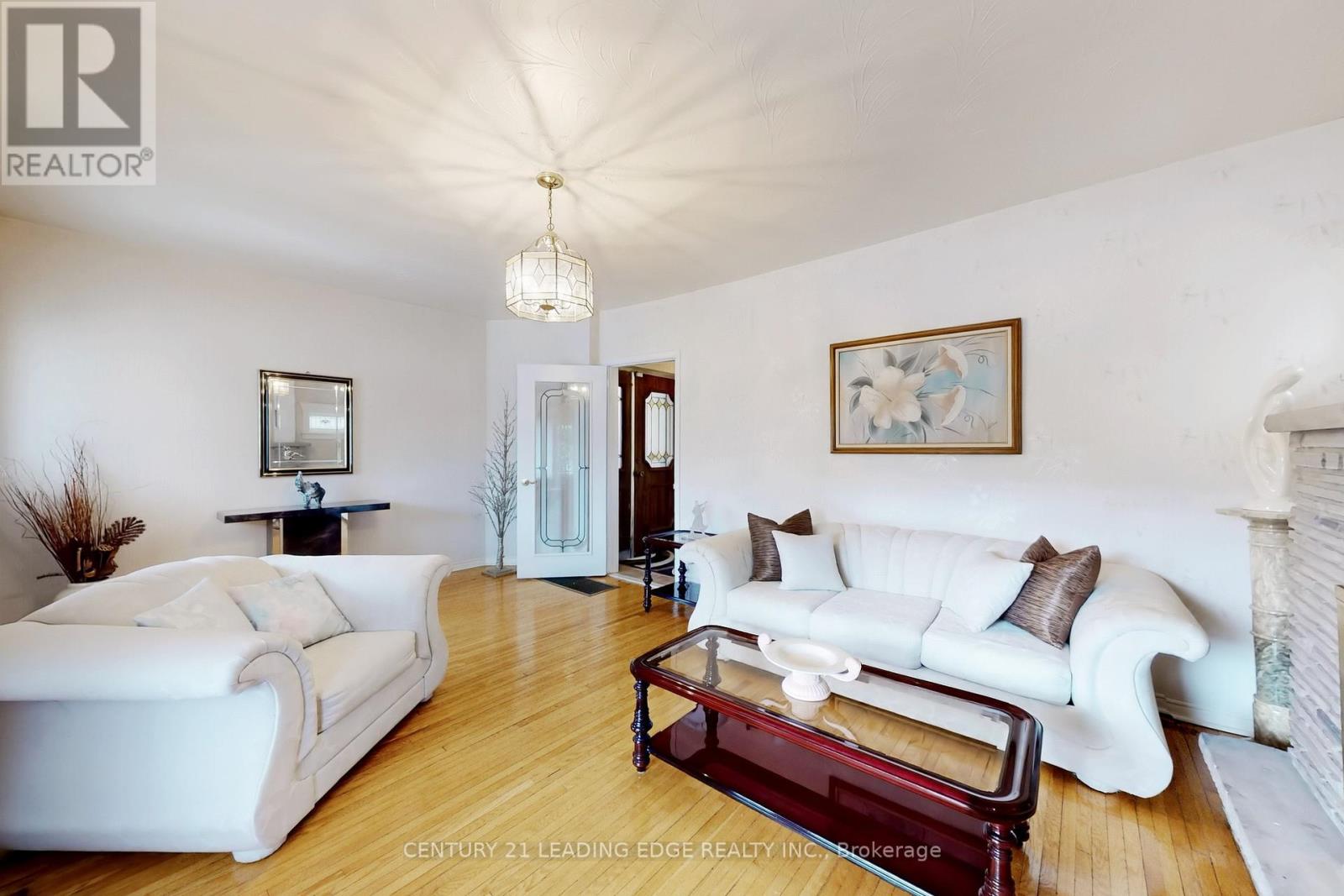 34 Chisholm Avenue, Toronto (East End-Danforth), Ontario  M4C 4V2 - Photo 8 - E12190412