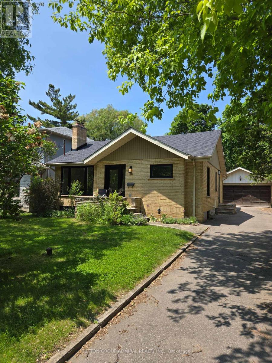 16 FLEETWELL COURT, Toronto, Ontario