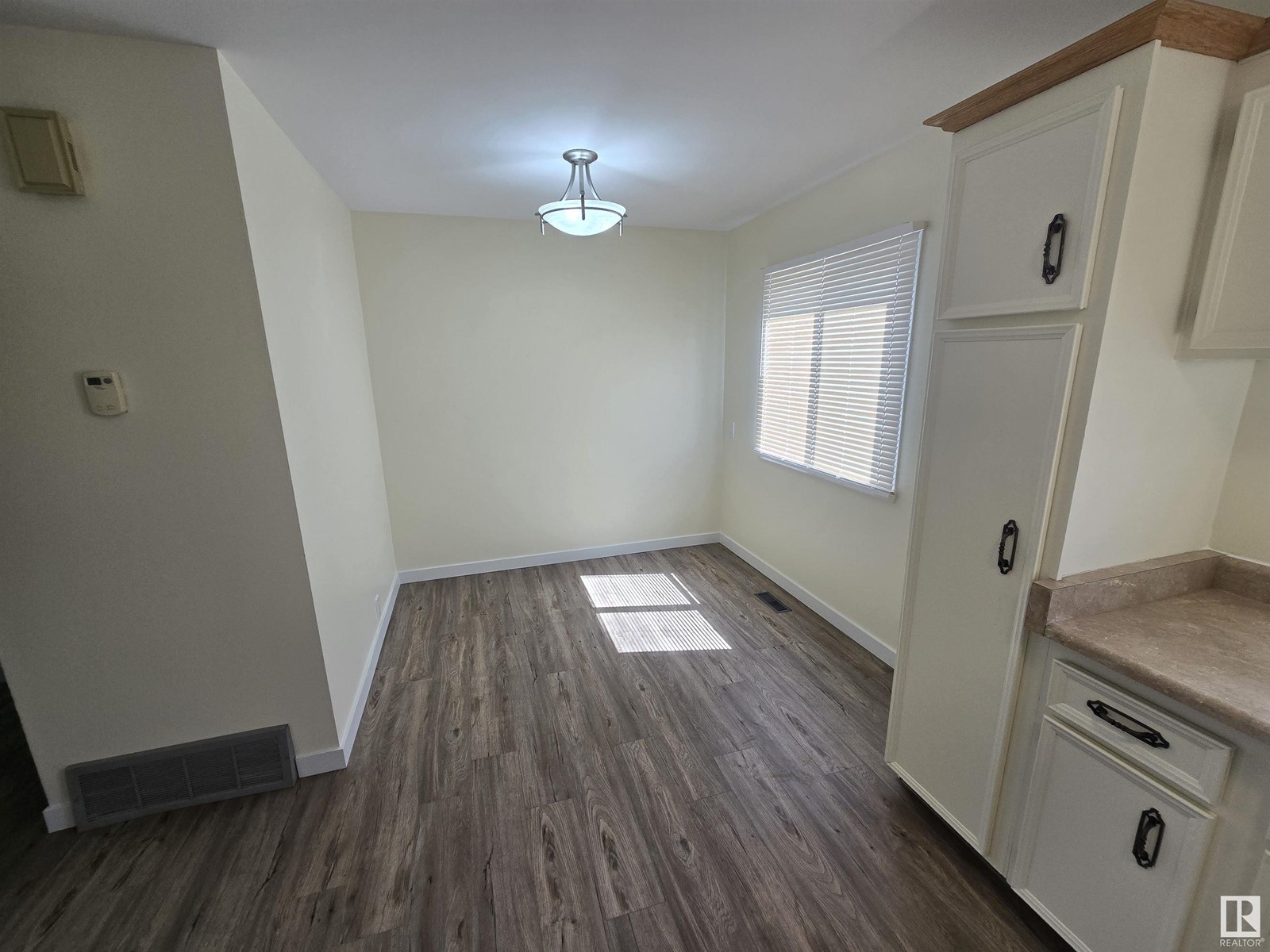 14047 30 St Nw, Edmonton, Alberta  T5Y 1R5 - Photo 5 - E4439958