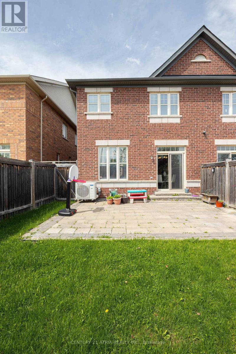 23 Staglin Court, Markham, Ontario  L6C 0K8 - Photo 13 - N12190401