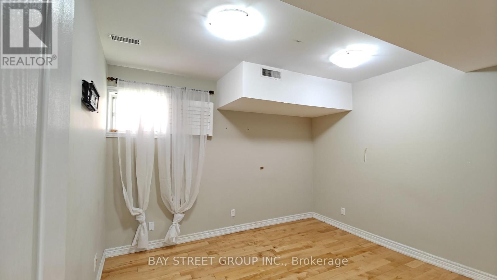 231 Shaftsbury Avenue N, Richmond Hill, Ontario  L4C 0E8 - Photo 9 - N12190502