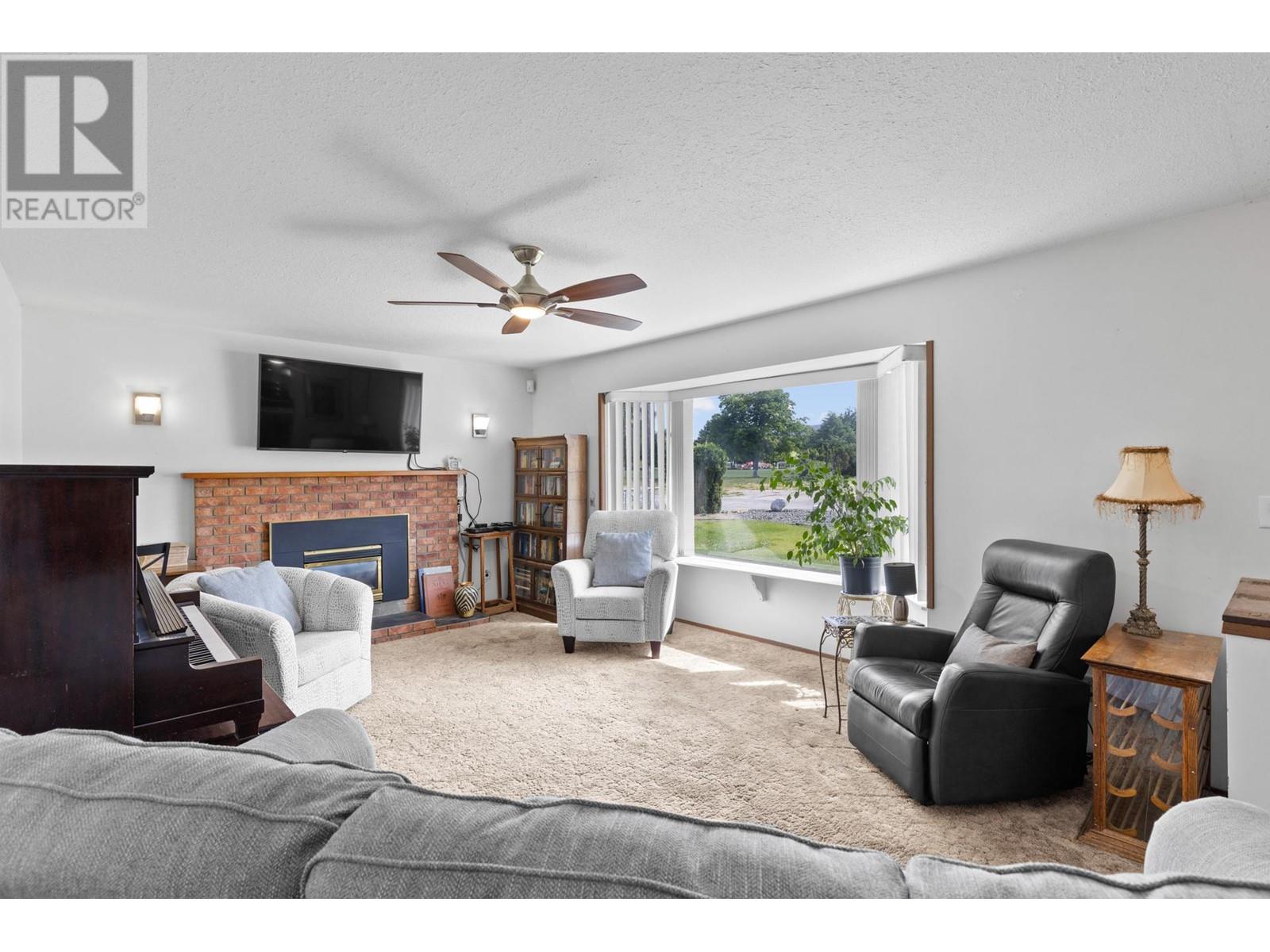 684 Merlot Avenue, Oliver, BC V0H1T4