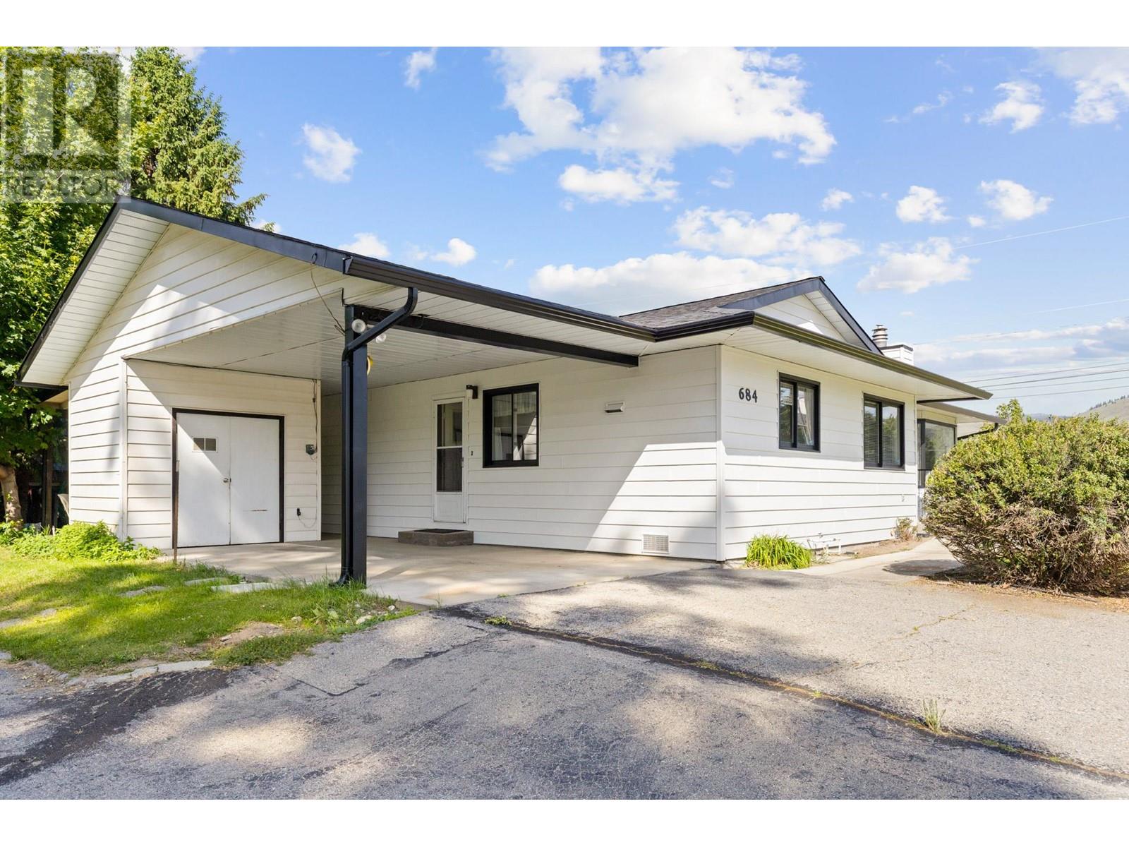 684 Merlot Avenue, Oliver, BC V0H1T4