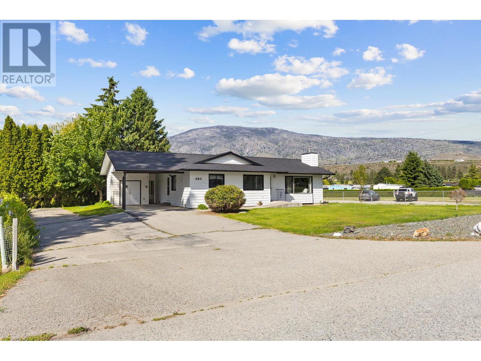 684 Merlot Avenue, Oliver, British Columbia  V0H 1T4 - Photo 2 - 10349626