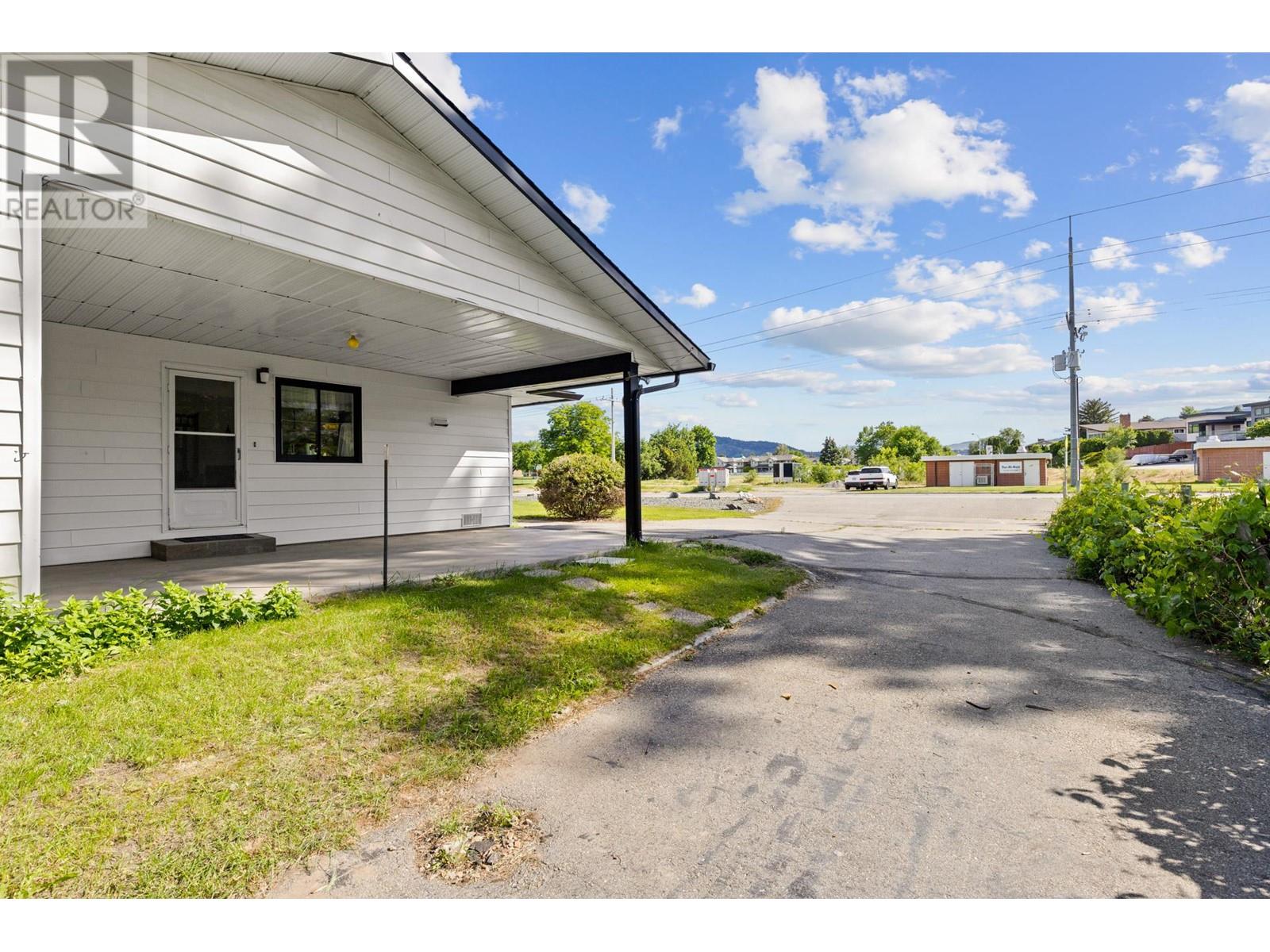 684 Merlot Avenue, Oliver, British Columbia  V0H 1T4 - Photo 38 - 10349626
