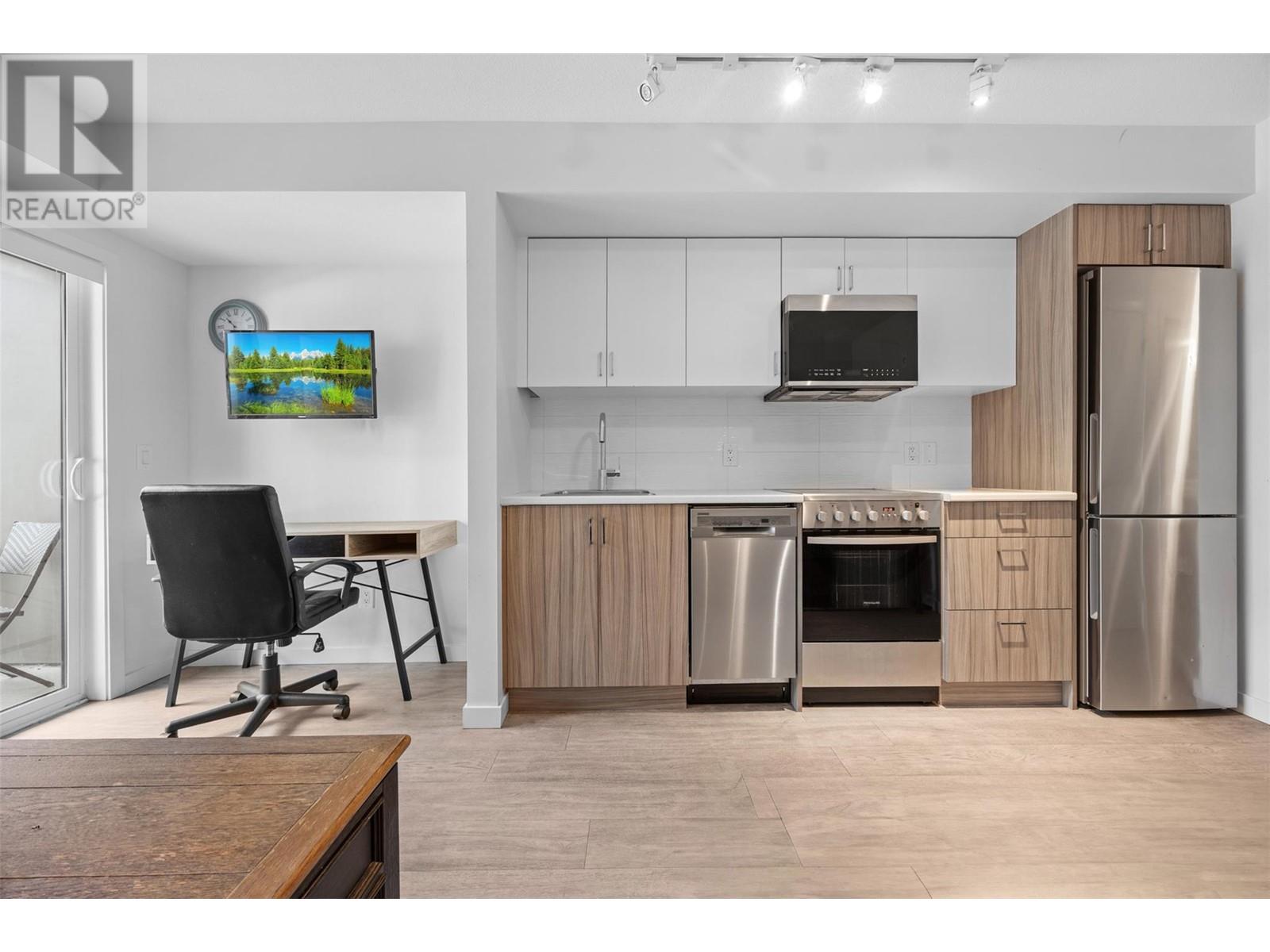 625 Academy Way Unit# 103, Kelowna, BC V1V0E3
