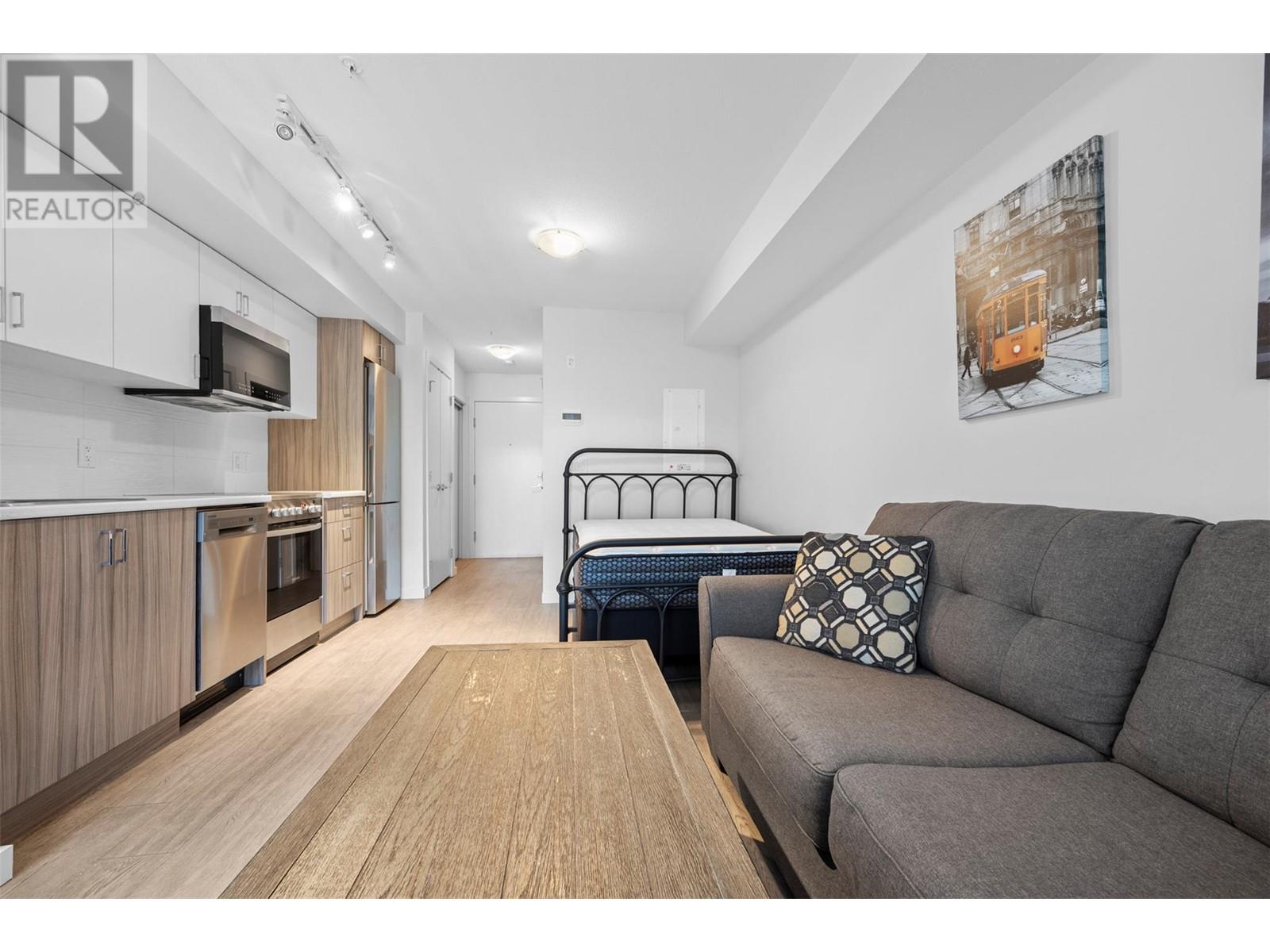 625 Academy Way Unit# 103, Kelowna, BC V1V0E3