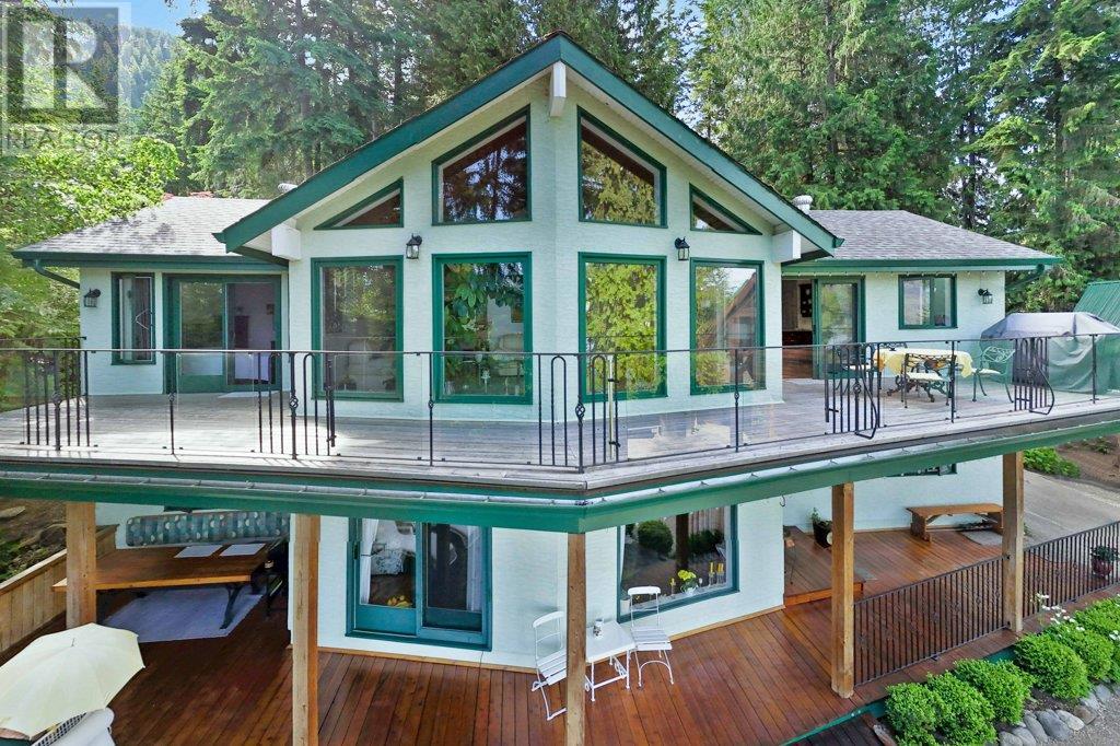 2593 Duncan Road, Blind Bay, BC V0E1H1