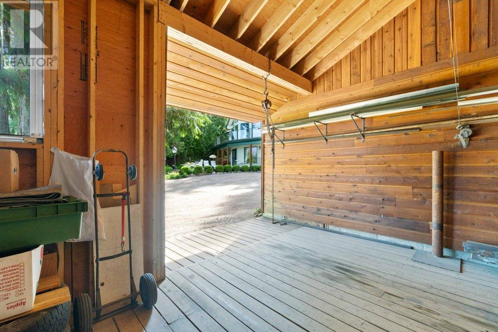 2593 Duncan Road, Blind Bay, BC V0E1H1