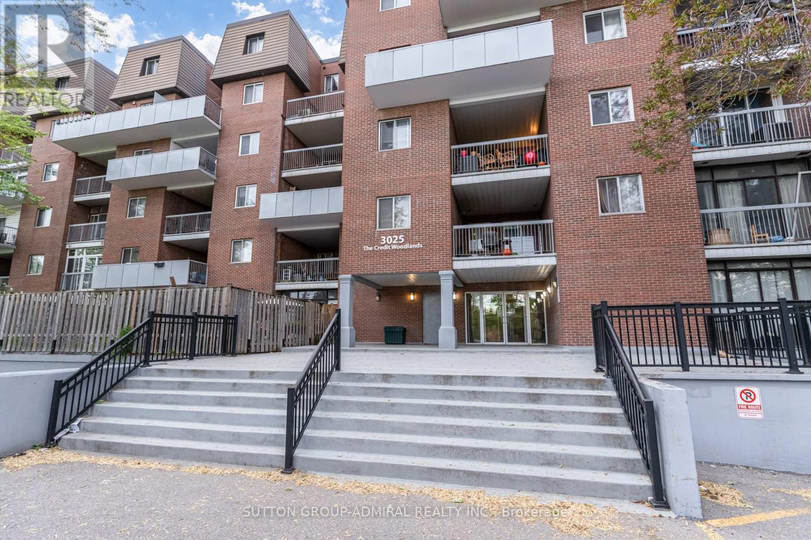149 - 3025 The Credit Woodlands, Mississauga (Erindale), Ontario  L5C 2V3 - Photo 4 - W12189554