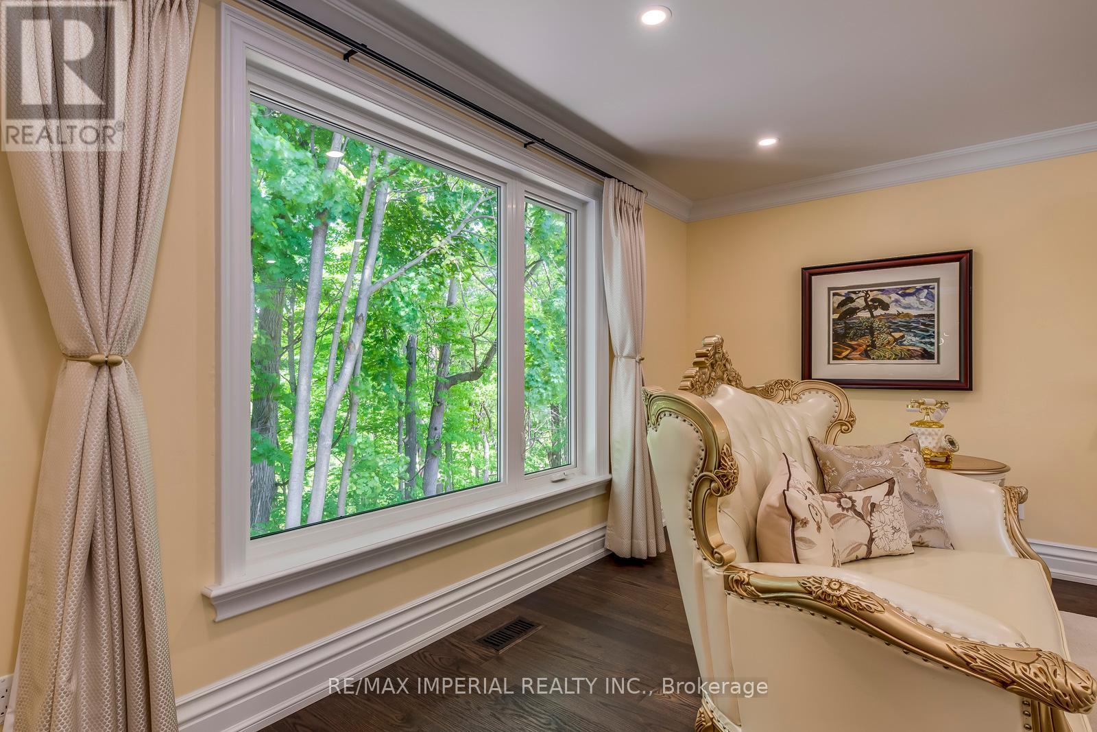 1033 Wenleigh Court, Mississauga (Lorne Park), Ontario  L5H 1M7 - Photo 12 - W12190365