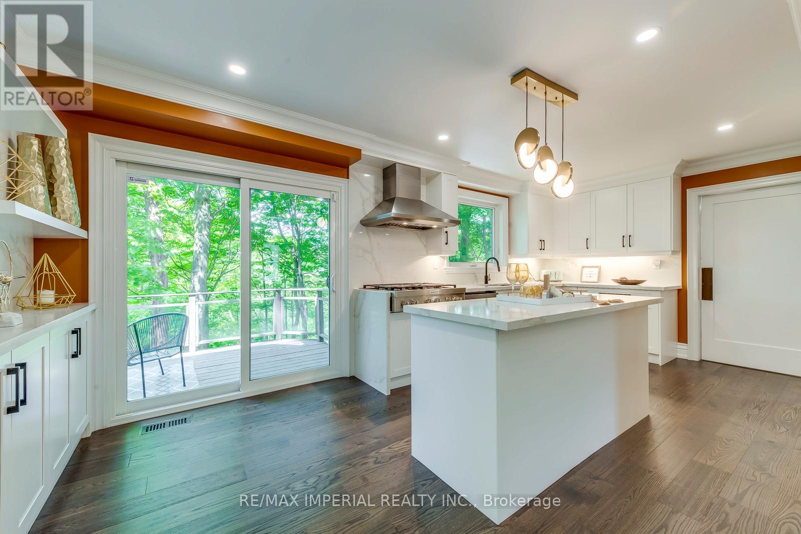 1033 Wenleigh Court, Mississauga (Lorne Park), Ontario  L5H 1M7 - Photo 17 - W12190365