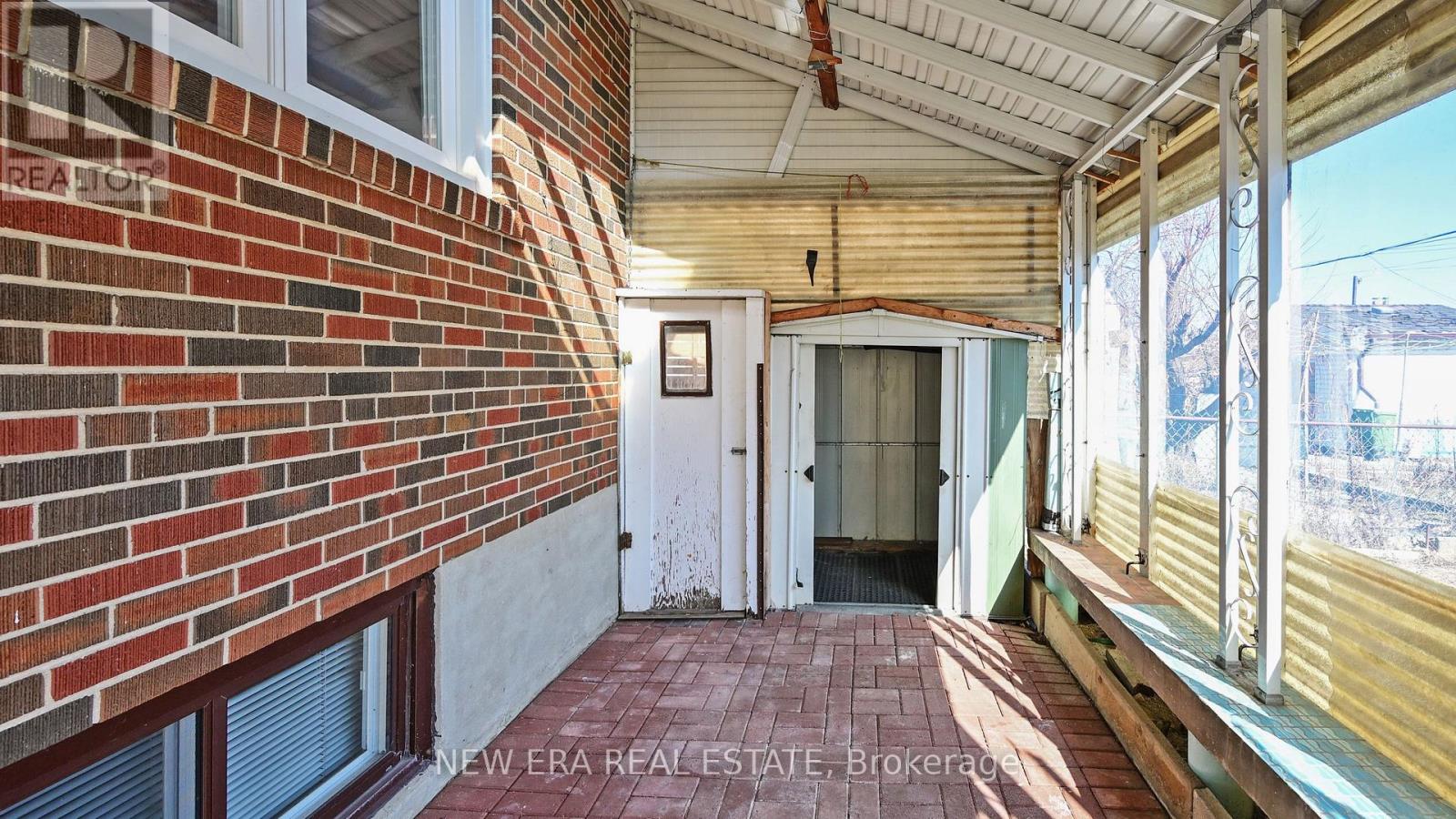 35 Beckett Avenue, Toronto (Rustic), Ontario  M6L 2B3 - Photo 32 - W12190456