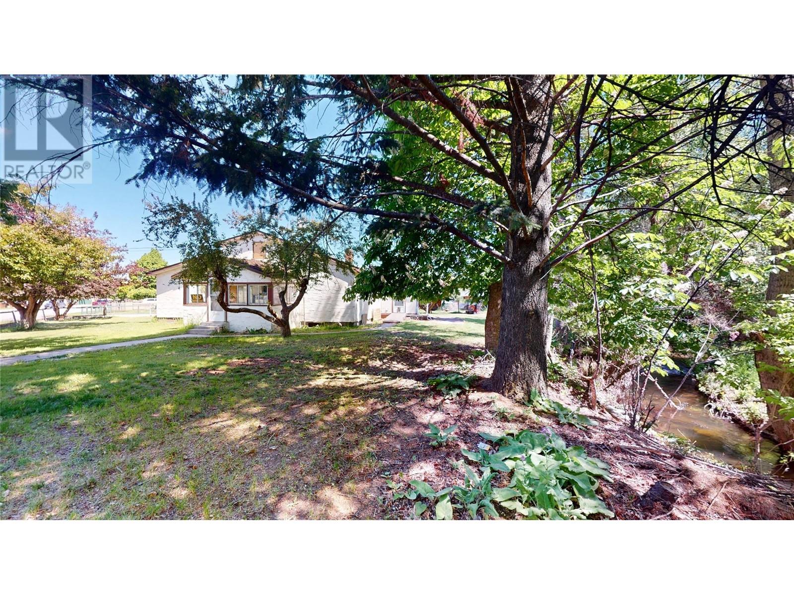 216 17TH Avenue N, Cranbrook, BC V1C3X1