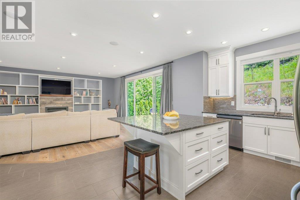 Property at 313 Baldy Place image 4