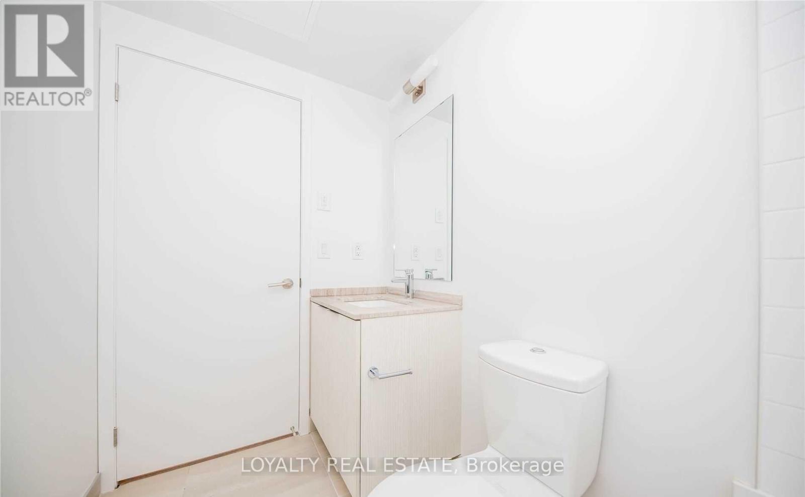 2612 - 11 Wellesley Street, Toronto, Ontario  M4Y 0G4 - Photo 9 - C12150678
