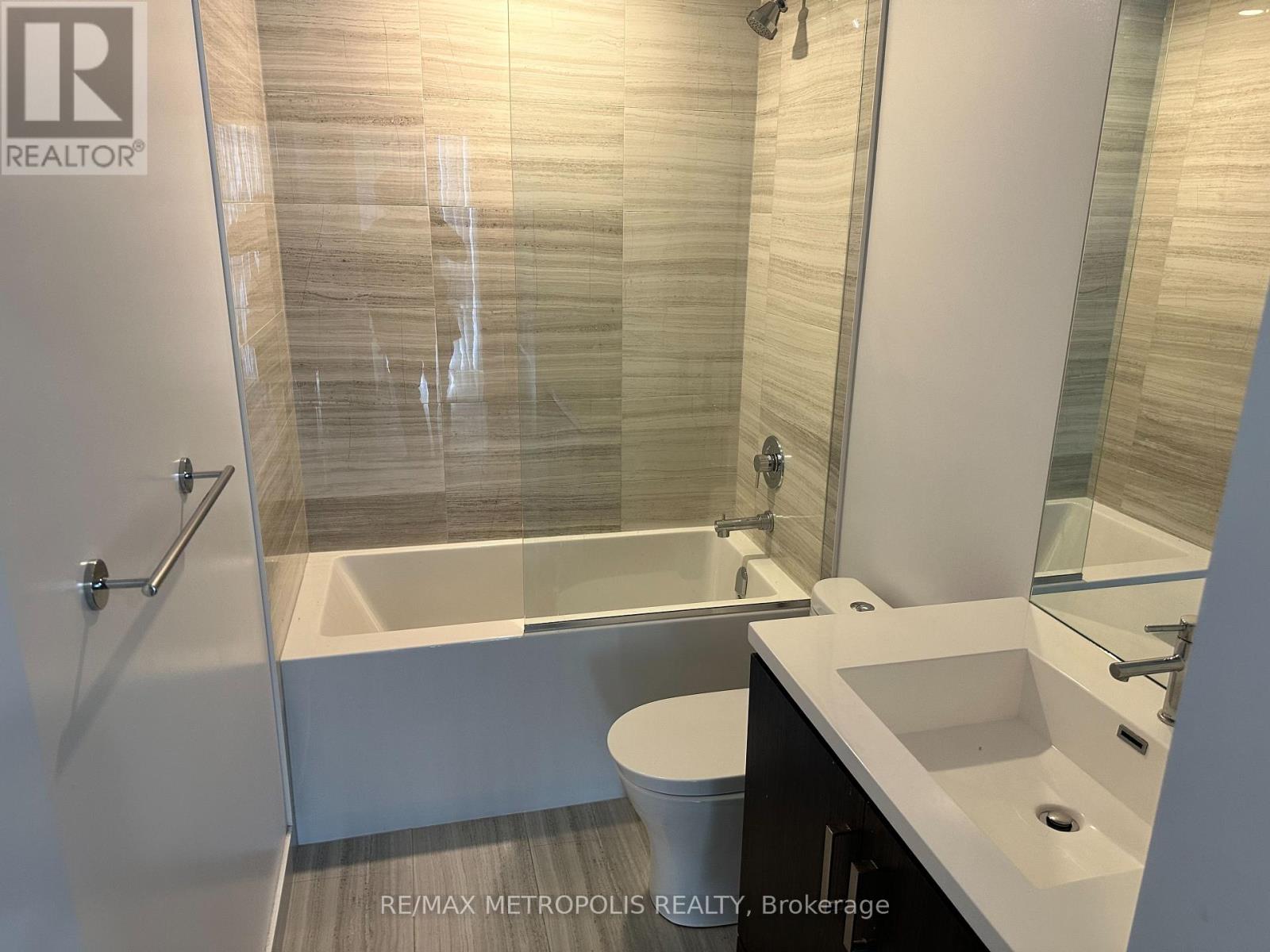 921 - 10 Honeycrisp Crescent, Vaughan (Vaughan Corporate Centre), Ontario  L4K 0M7 - Photo 10 - N12134827