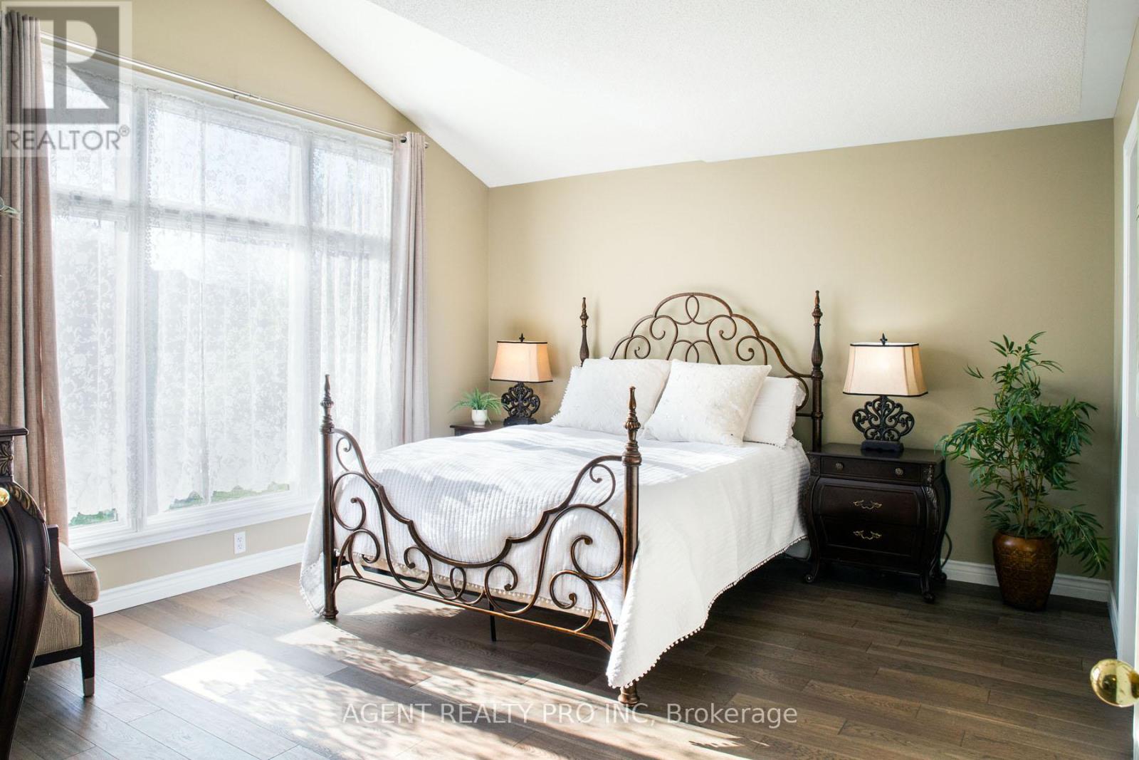 55 Moraine Crescent, London North, Ontario  N6G 4Z1 - Photo 17 - X12190535