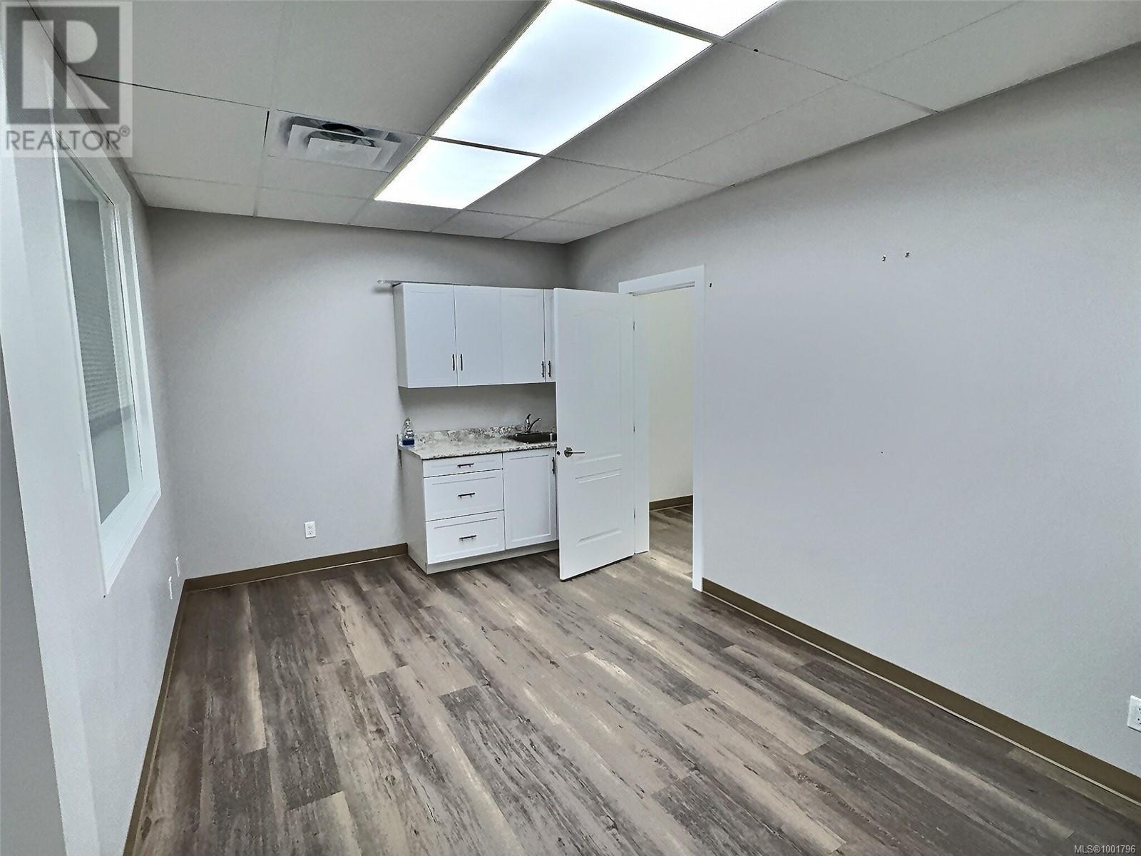 302 871 Island Hwy, Campbell River, British Columbia  V9W 6H9 - Photo 8 - 1001796