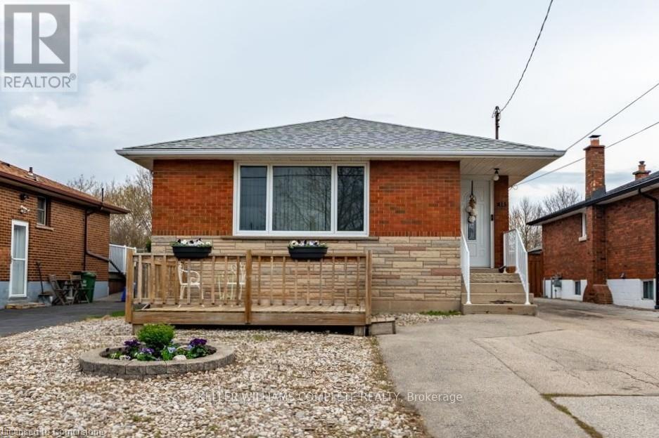 15 NELLIGAN PLACE, Hamilton, Ontario