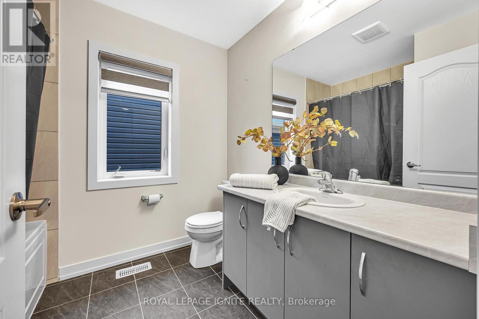 22 Sundin Drive, Haldimand, Ontario  N3W 0H1 - Photo 47 - X12190438