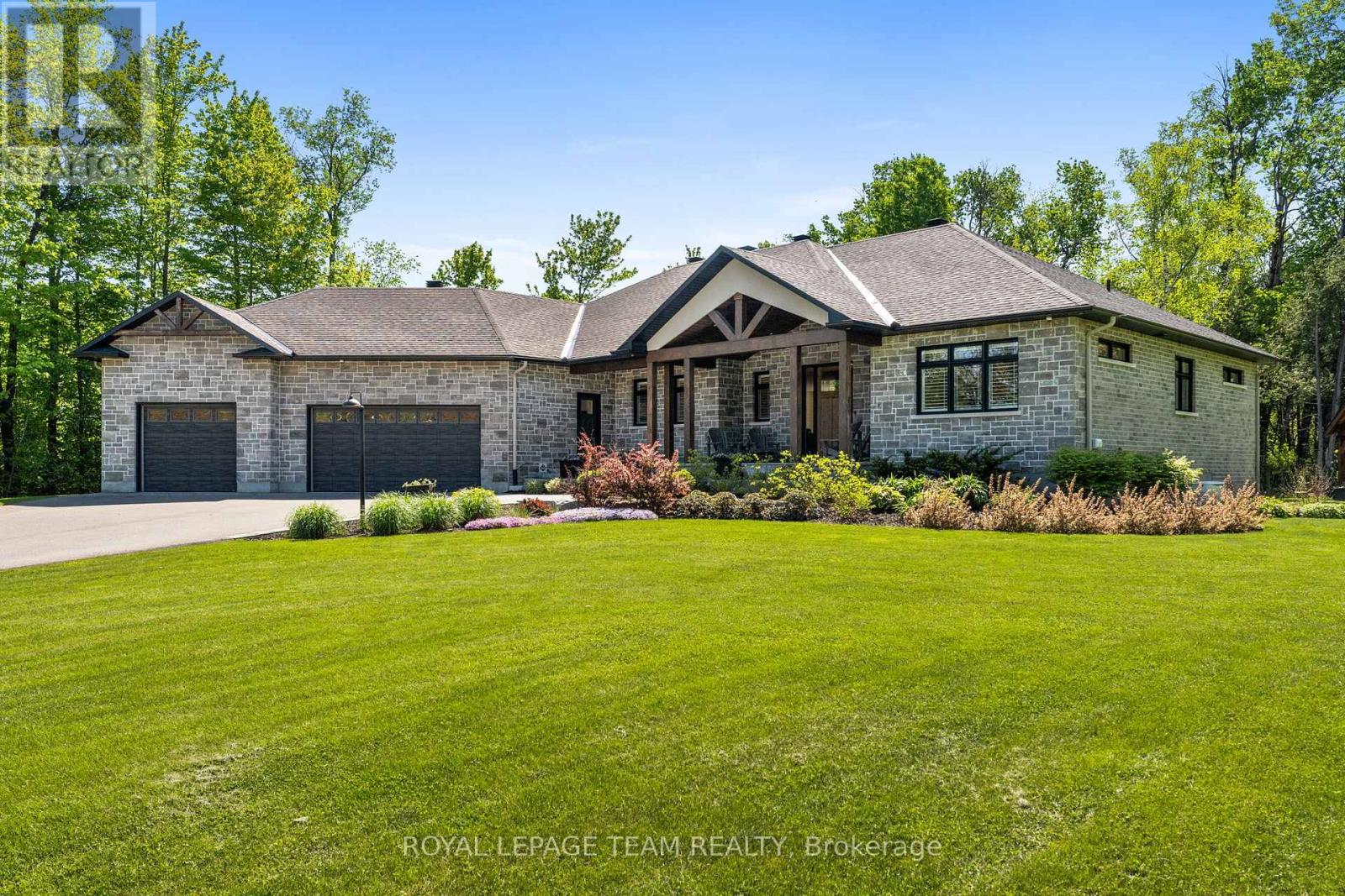 5856 Red Castle Ridge, Ottawa, Ontario  K4M 0A7 - Photo 2 - X12190513