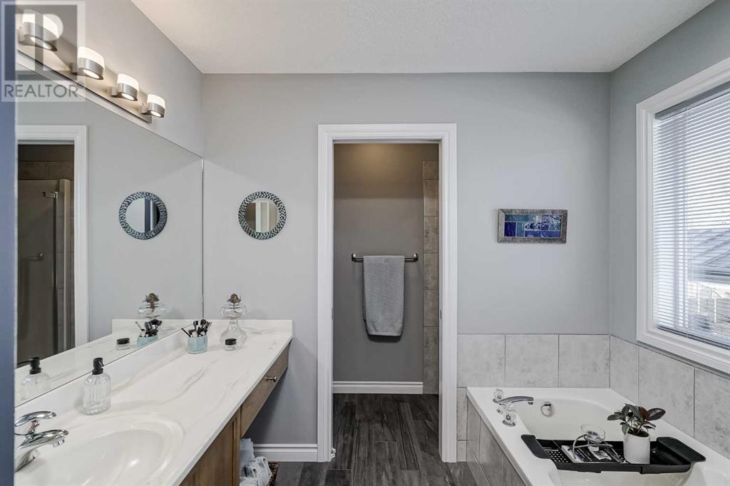 111 West Lakeview Circle, Chestermere, Alberta  T1X 1H7 - Photo 15 - A2220153