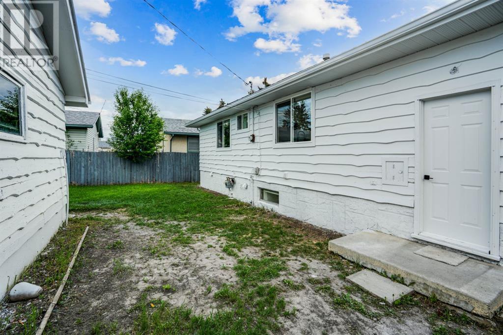 264 Penbrooke Close Se, Calgary, Alberta  T2A 3P1 - Photo 45 - A2226130