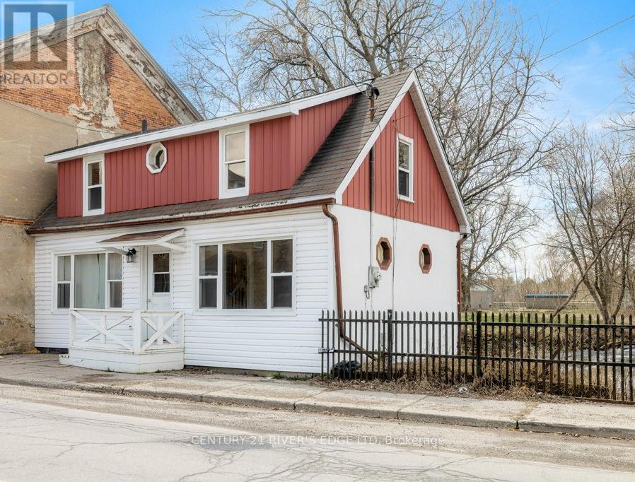 18 Main Street W, Elizabethtown-Kitley, Ontario  K0E 1M0 - Photo 17 - X12086639
