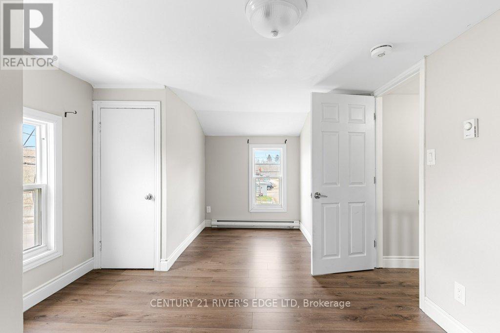 18 Main Street W, Elizabethtown-Kitley, Ontario  K0E 1M0 - Photo 13 - X12086639