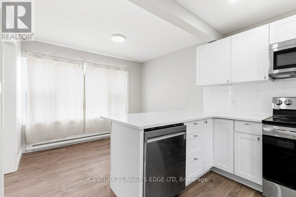 18 Main Street W, Elizabethtown-Kitley, Ontario  K0E 1M0 - Photo 3 - X12086639