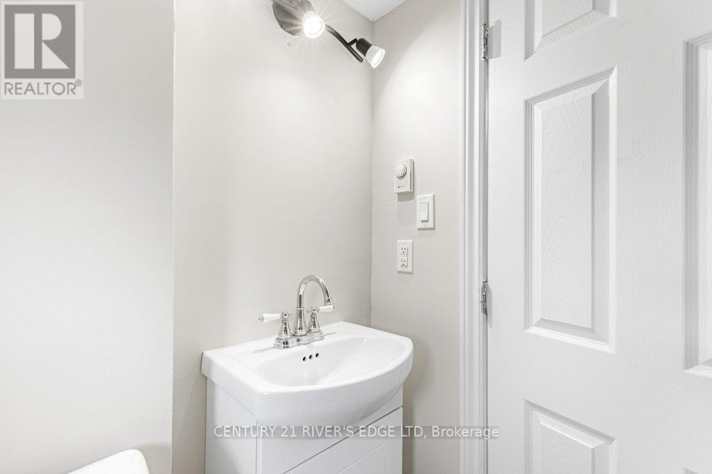 18 Main Street W, Elizabethtown-Kitley, Ontario  K0E 1M0 - Photo 16 - X12086639