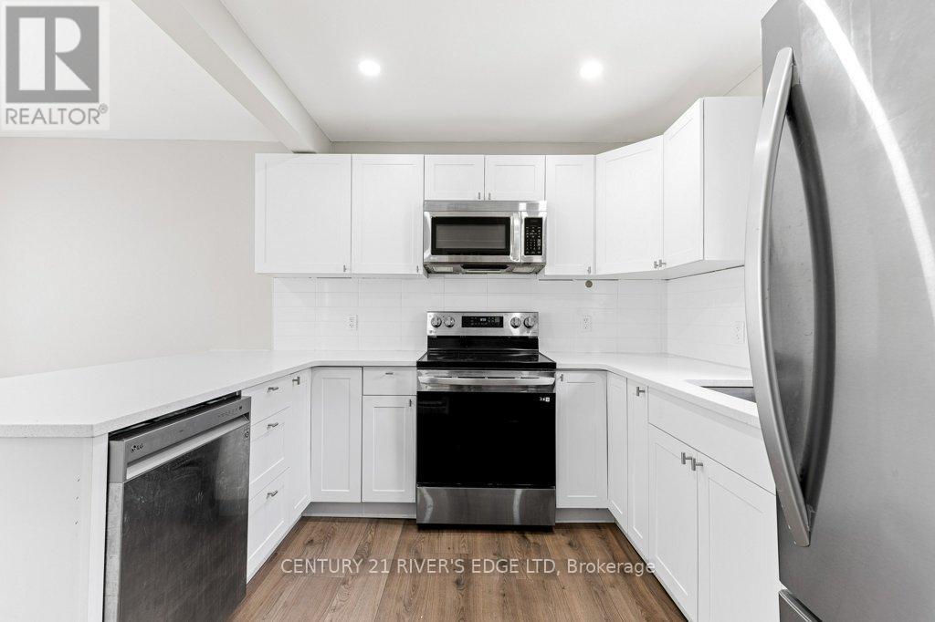 18 Main Street W, Elizabethtown-Kitley, Ontario  K0E 1M0 - Photo 6 - X12086639