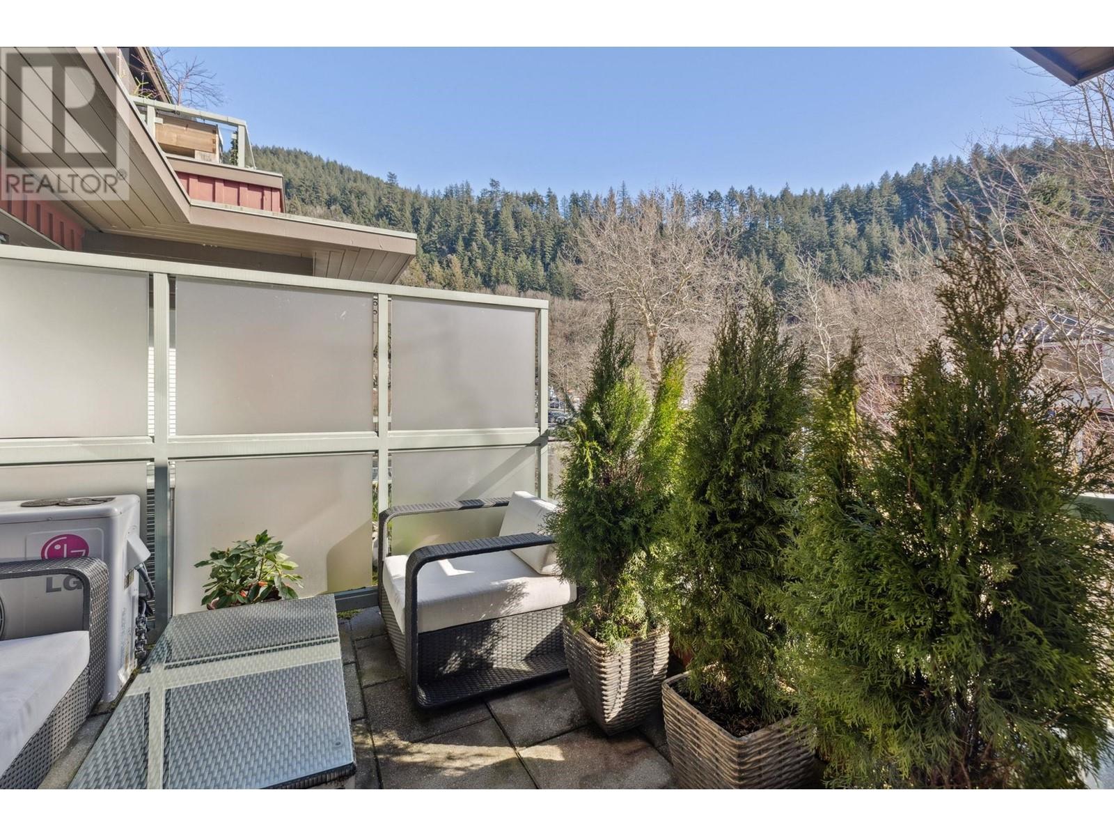 209 6688 Royal Avenue, West Vancouver, British Columbia  V7W 2B9 - Photo 18 - R3010025