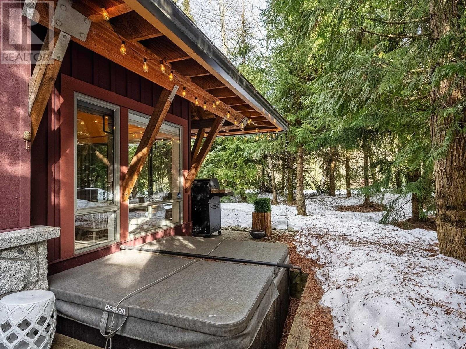 4632 Montebello Place, Whistler, British Columbia  V8E 0Z4 - Photo 10 - R3010060