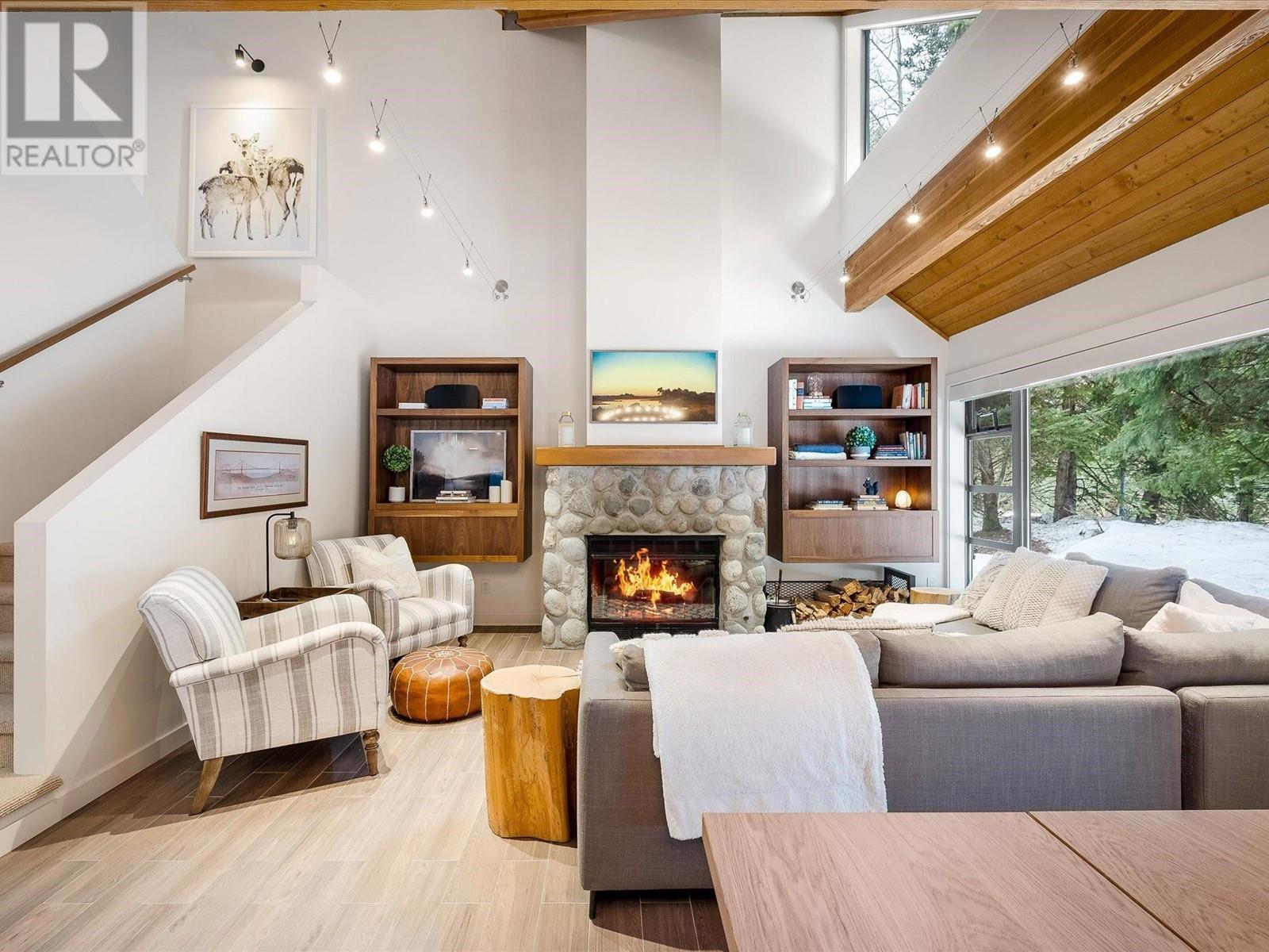 4632 Montebello Place, Whistler, British Columbia  V8E 0Z4 - Photo 2 - R3010060