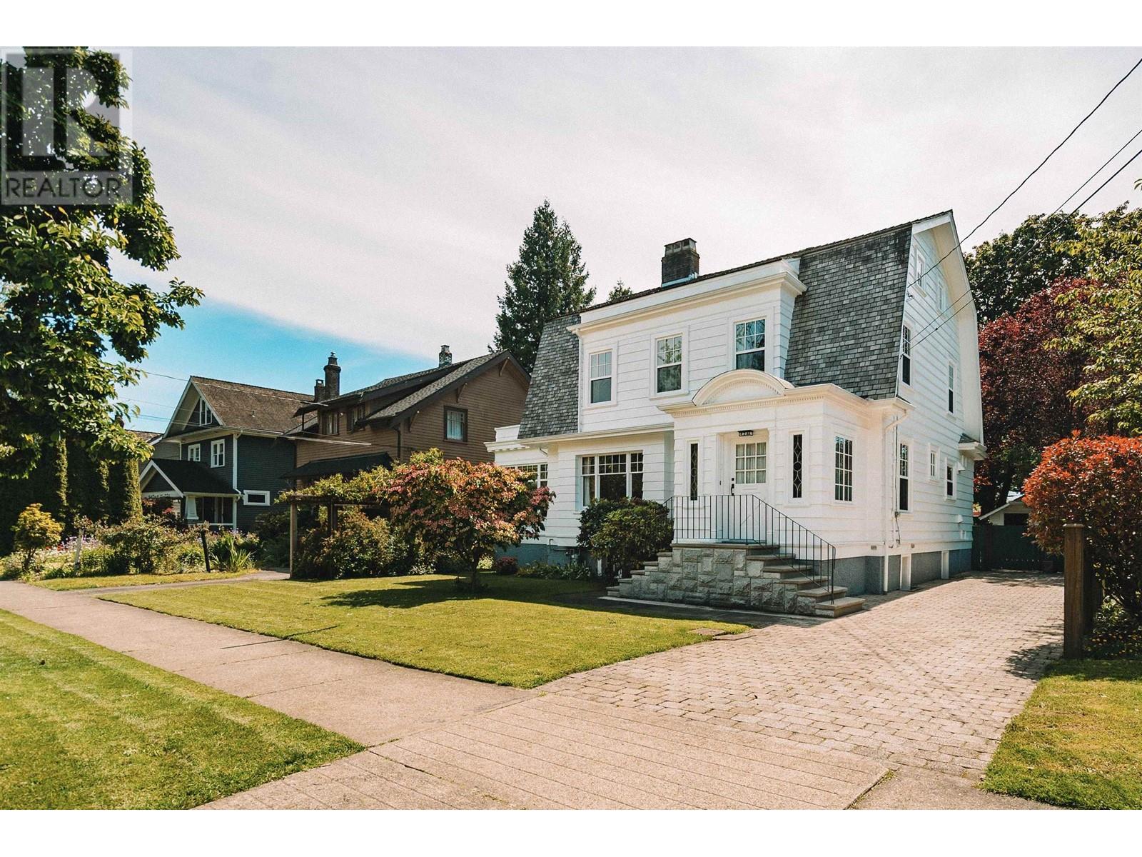 428 Fifth Street, New Westminster, British Columbia  V3L 2X6 - Photo 2 - R3010022