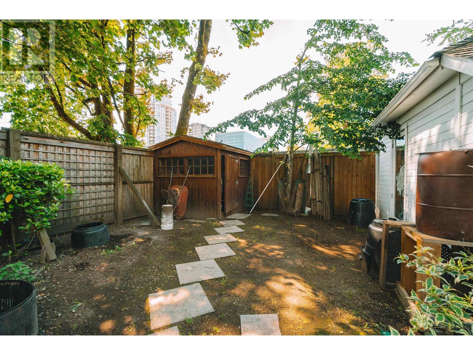 428 Fifth Street, New Westminster, British Columbia  V3L 2X6 - Photo 34 - R3010022
