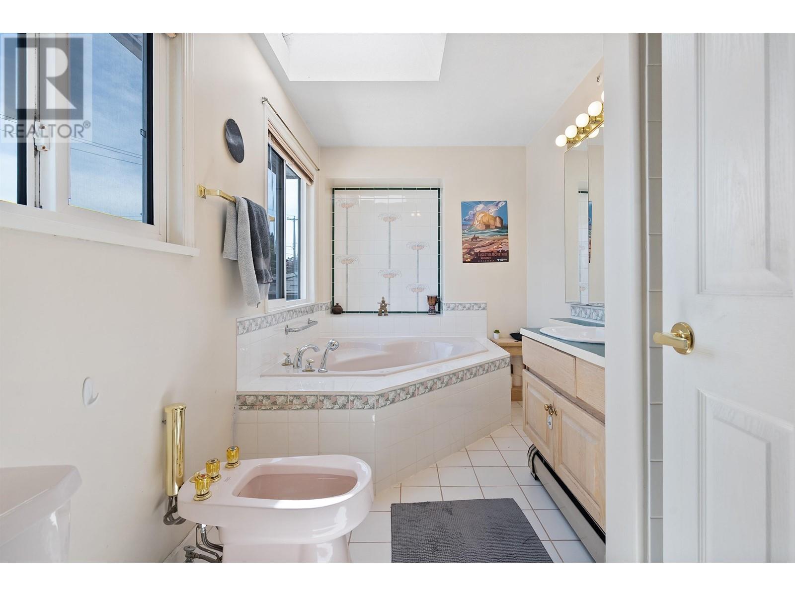 4988 Sherbrooke Street, Vancouver, British Columbia  V5W 3M2 - Photo 19 - R3010032
