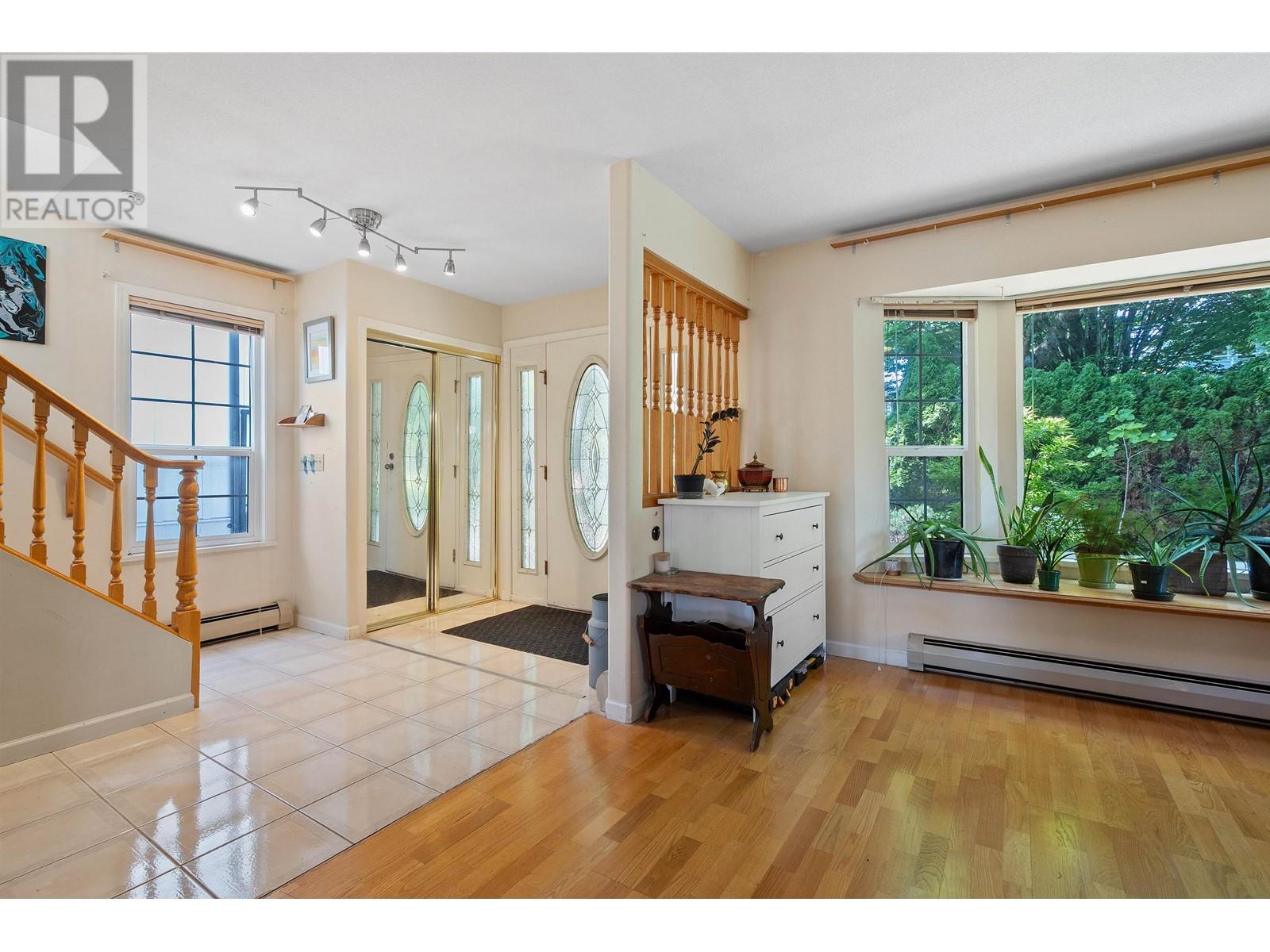 4988 Sherbrooke Street, Vancouver, British Columbia  V5W 3M2 - Photo 6 - R3010032