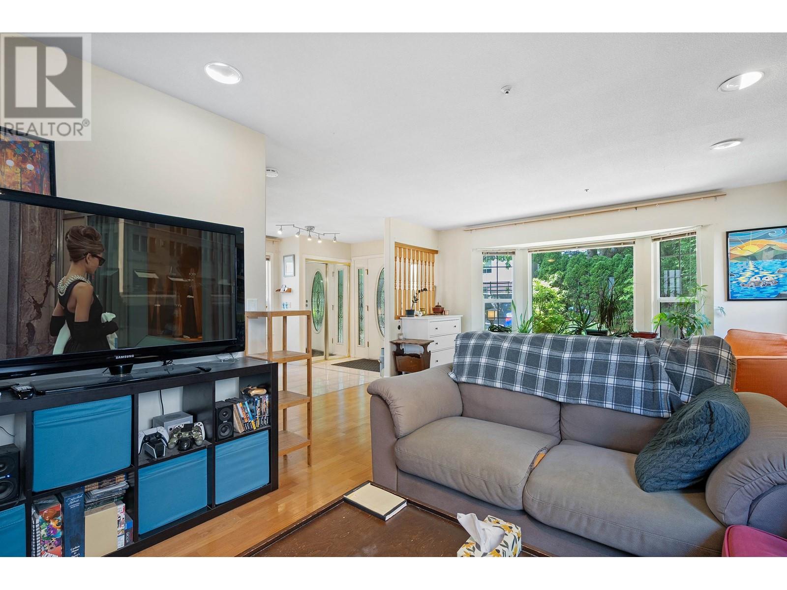 4988 Sherbrooke Street, Vancouver, British Columbia  V5W 3M2 - Photo 7 - R3010032