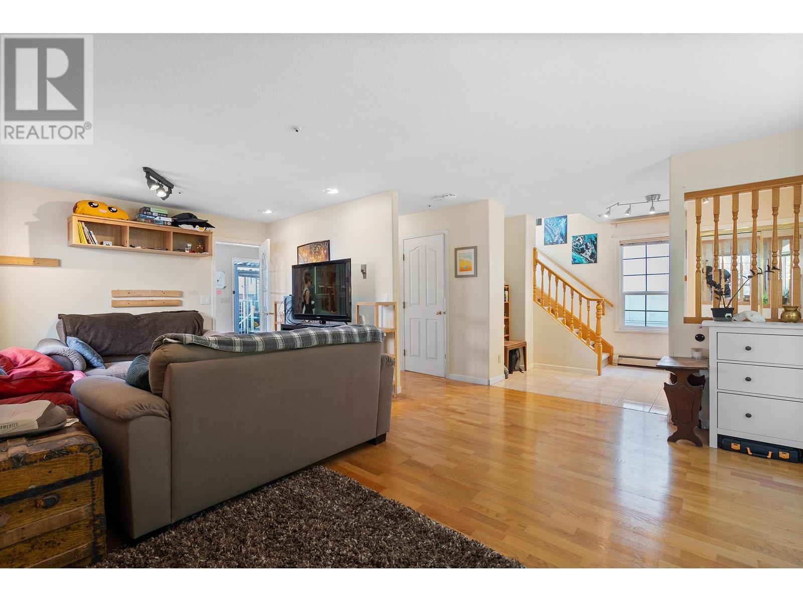 4988 Sherbrooke Street, Vancouver, British Columbia  V5W 3M2 - Photo 9 - R3010032