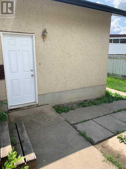 2701 10 Avenue N, Lethbridge, Alberta  T1H 1M2 - Photo 2 - A2227016