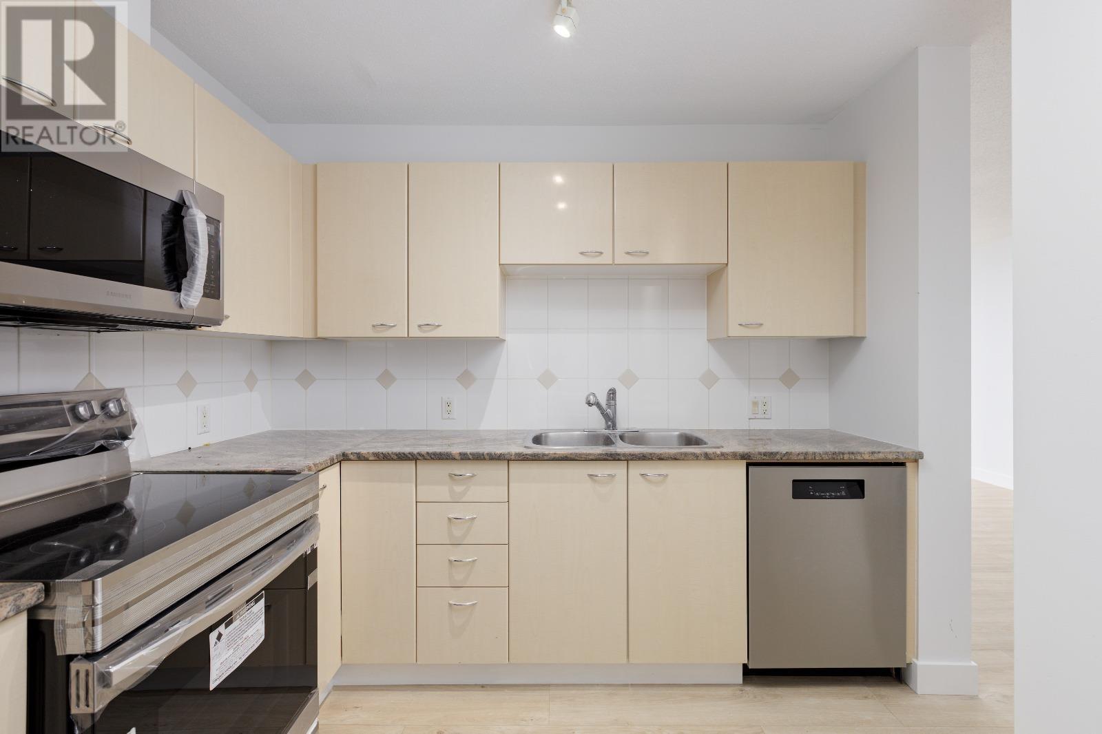 290x 1331 Alberni Street, Vancouver, British Columbia  V6E 4S1 - Photo 15 - R3010001