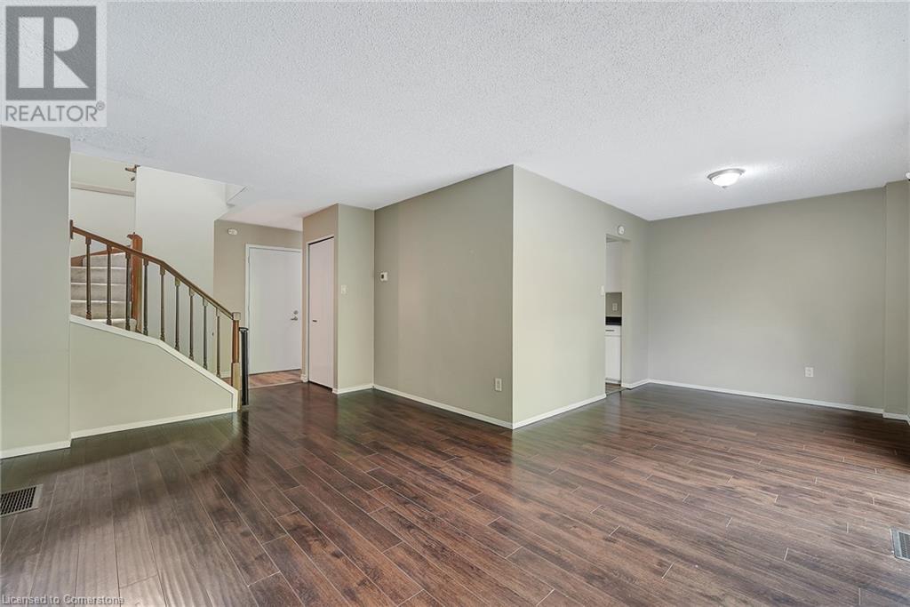 11 Woods End, Brantford, Ontario  N3R 6M8 - Photo 8 - 40733273