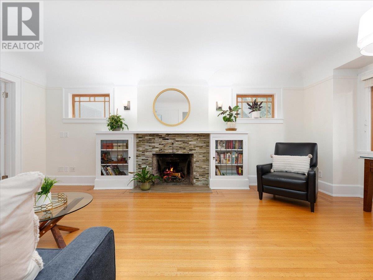Property at 2391 W 10TH AVENUE image 3