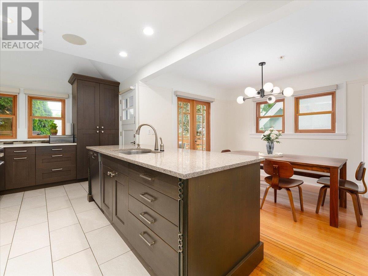 2391 W 10th Avenue, Vancouver, British Columbia  V6K 2J2 - Photo 8 - R3010030