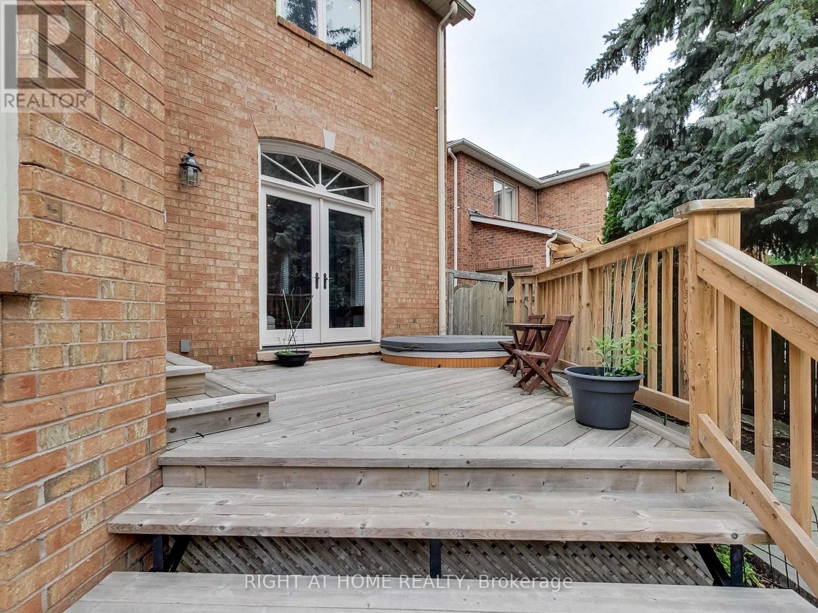 11 York Road, Toronto, Ontario  M2L 1H4 - Photo 9 - C12190521