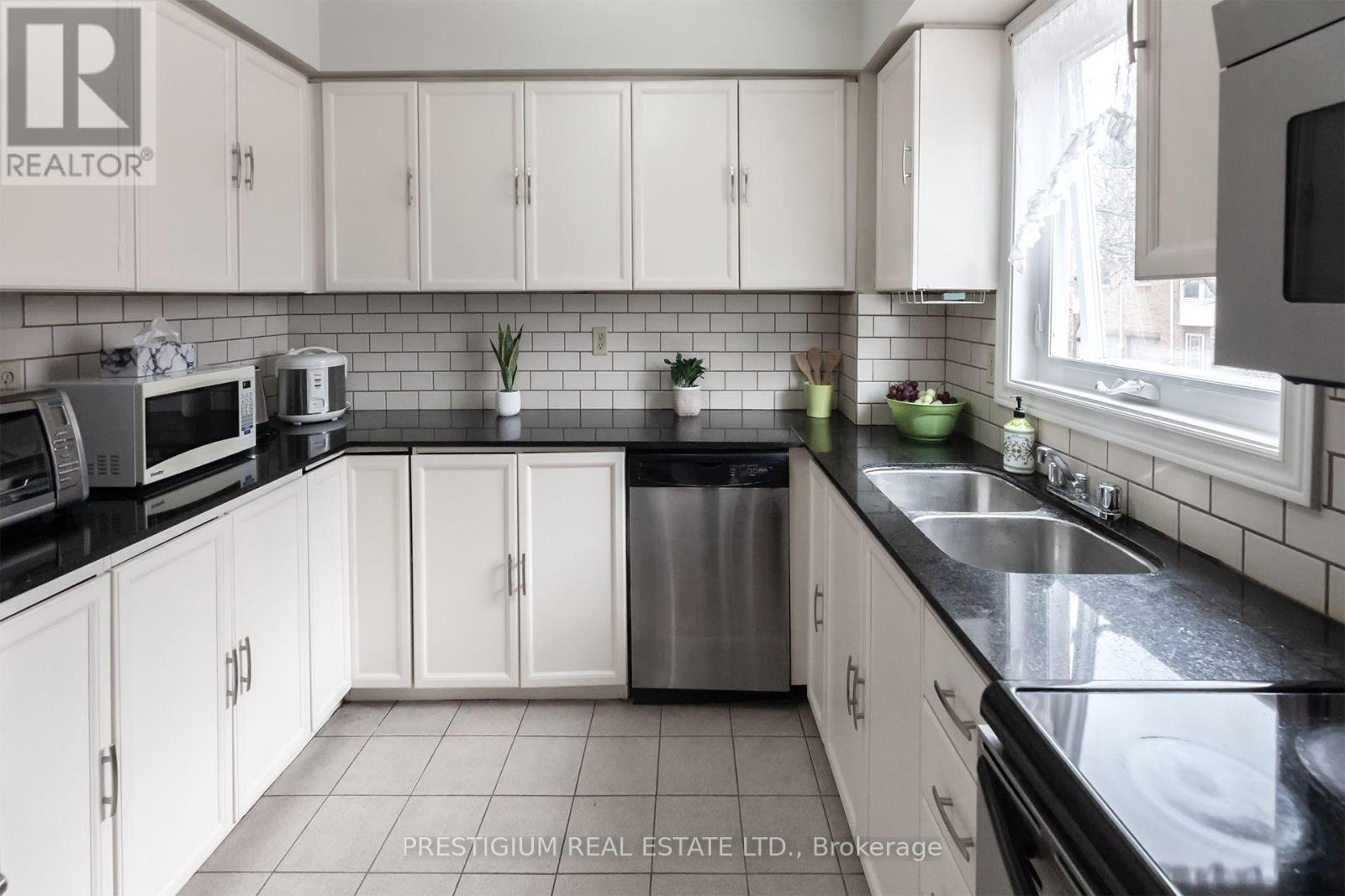 30 - 25 Cardwell Avenue, Toronto (Agincourt South-Malvern West), Ontario  M1S 4Y6 - Photo 11 - E12190538