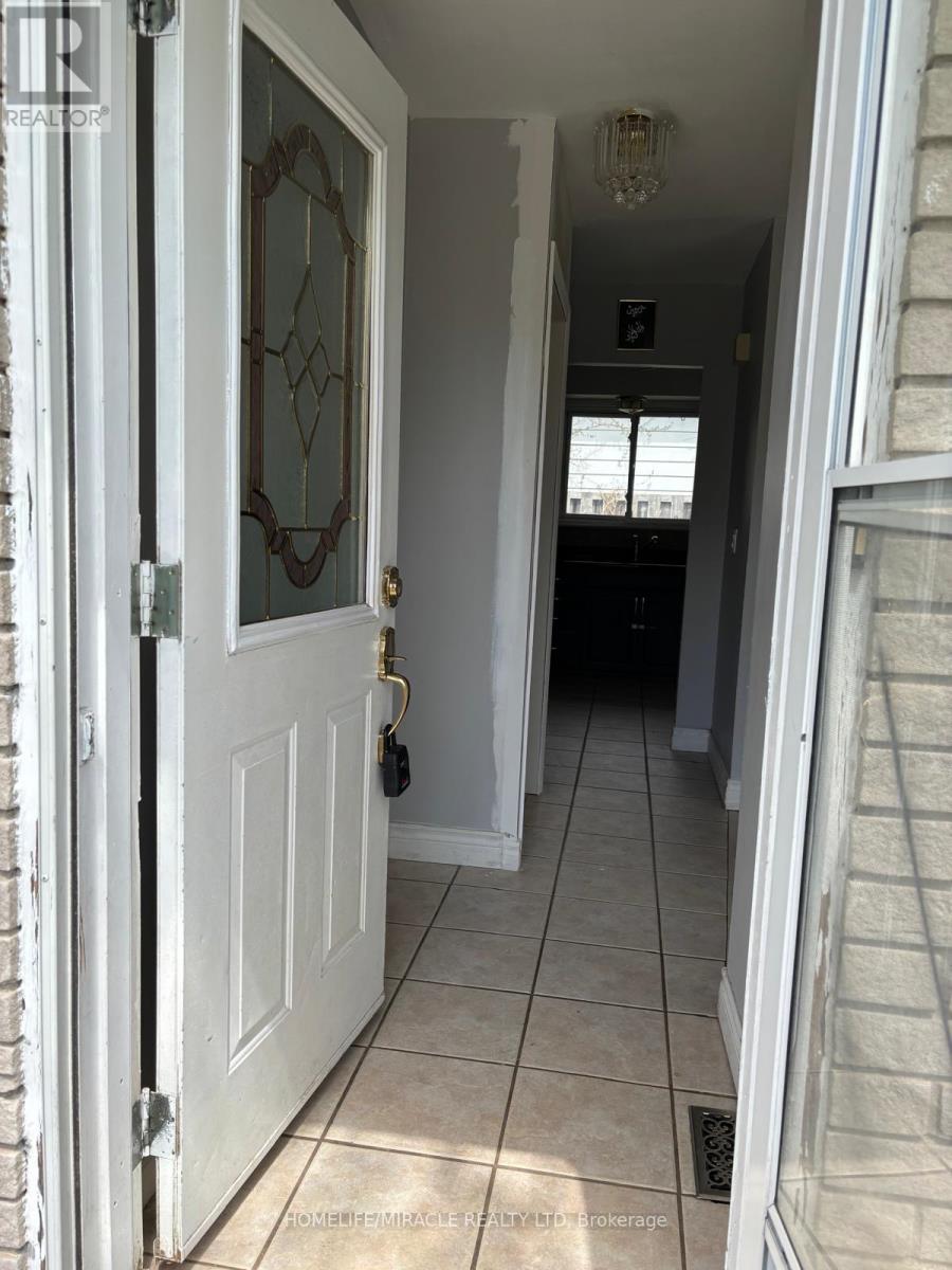 455 Dianne Drive, Oshawa (Donevan), Ontario  L1H 7A8 - Photo 10 - E12190547
